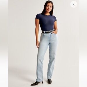 NWOT Curve Love Ultra High Rise 90s Straight Jean Light Wash 33